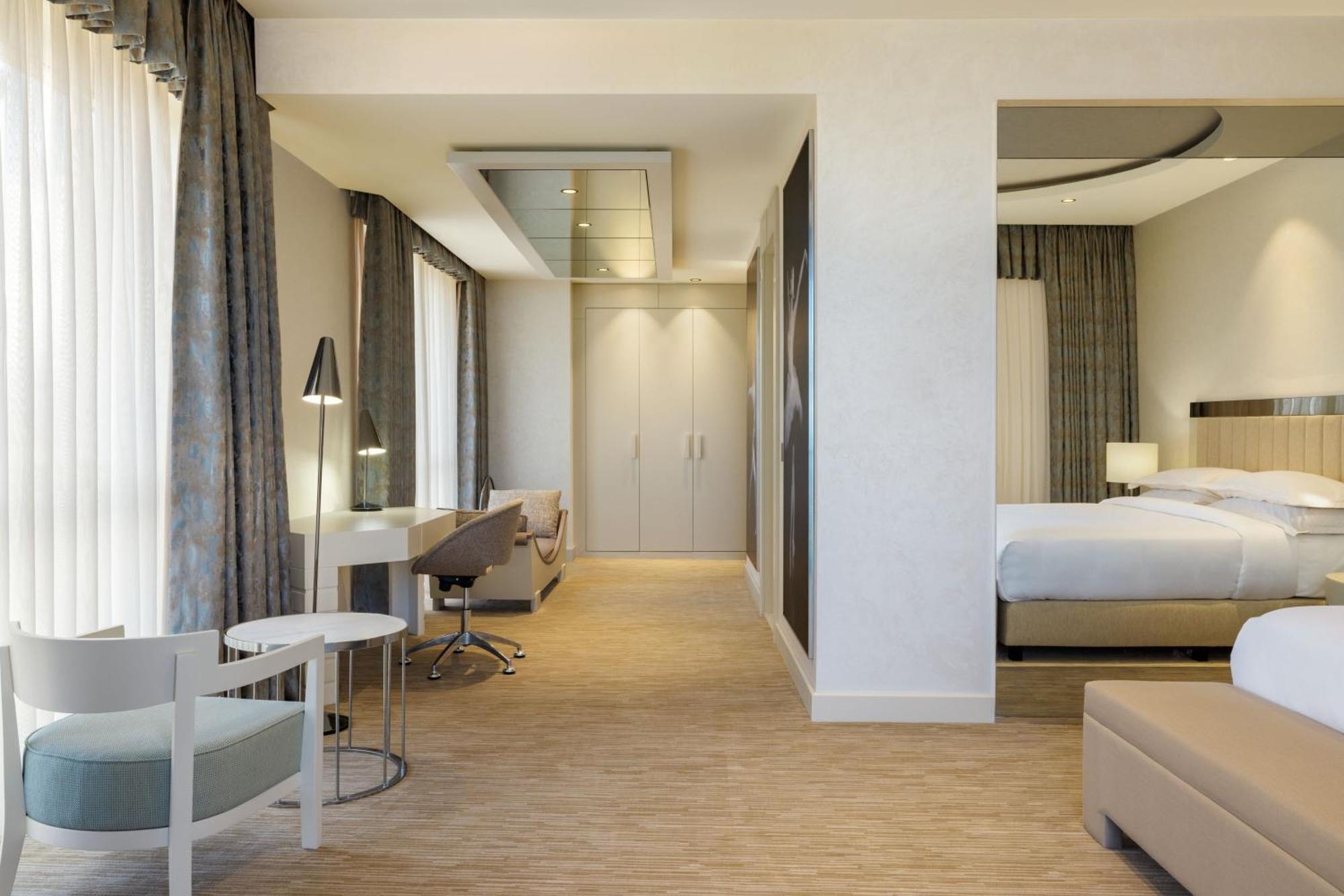Sheraton Batumi Hotel Exterior photo Suite