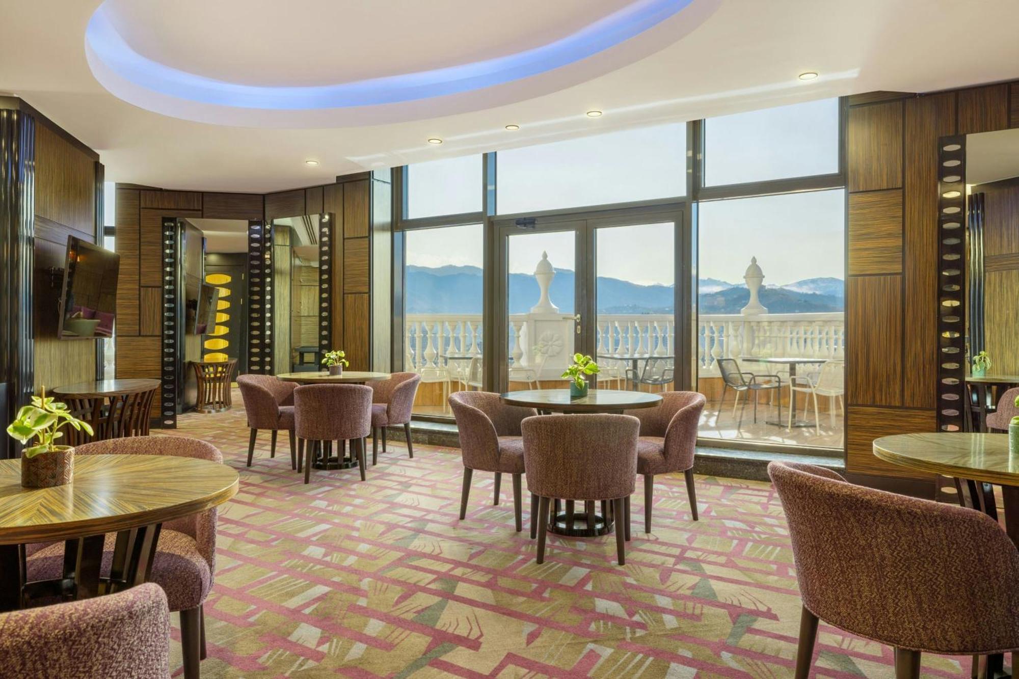 Sheraton Batumi Hotel Exterior photo Club Lounge at the hotel