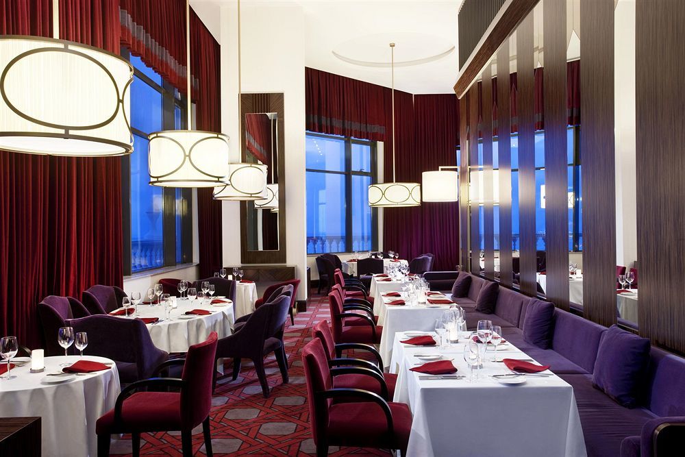 Sheraton Batumi Hotel Exterior photo The restaurant